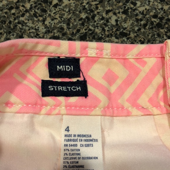 AEO pink geo print shorts w cuff size 4 - Picture 4 of 8